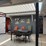 Le Cabanon De Avec Patio Nyaraló *