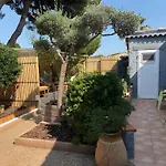 Le Cabanon De Avec Patio Nyaraló *