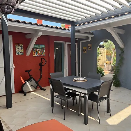 Nyaraló Le Cabanon De Avec Patio