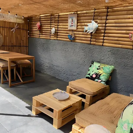 Le Cabanon De Avec Patio Nyaraló