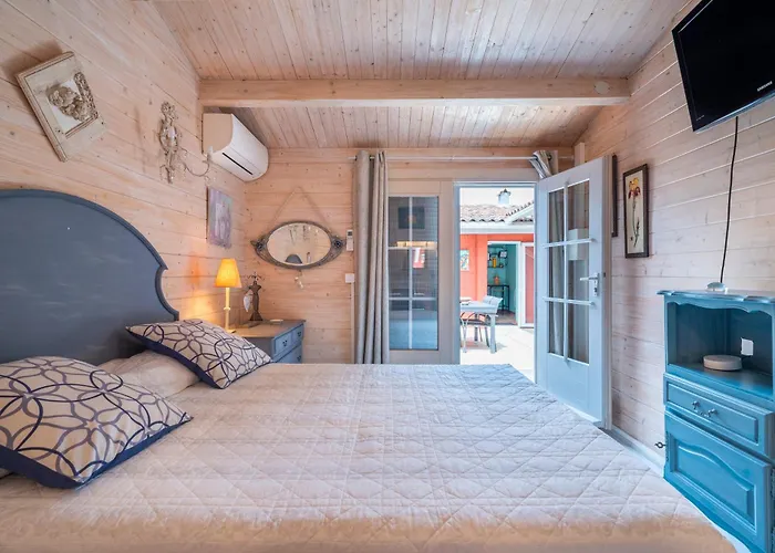 Le Cabanon De Avec Patio بيت للعطل *